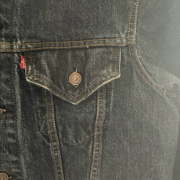 Levi’s large Truckers Jean Jacket - Picture 4 of 4